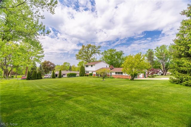 10548 Briar Hill Drive, Kirtland, OH 44094