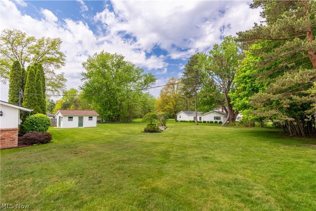 10548 Briar Hill Drive, Kirtland, OH 44094