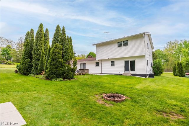 10548 Briar Hill Drive, Kirtland, OH 44094