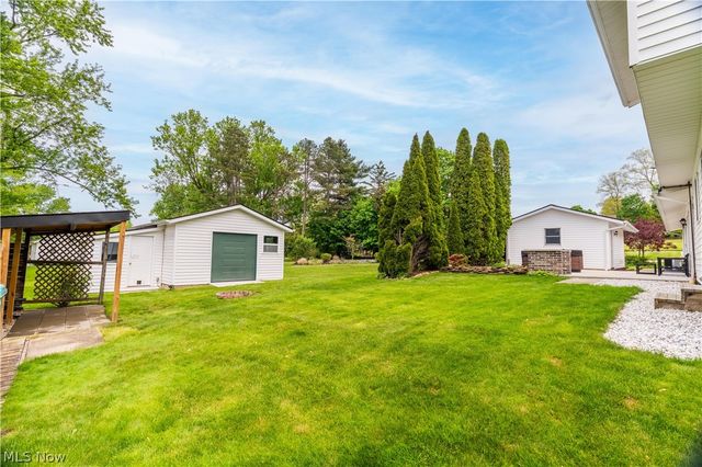 10548 Briar Hill Drive, Kirtland, OH 44094