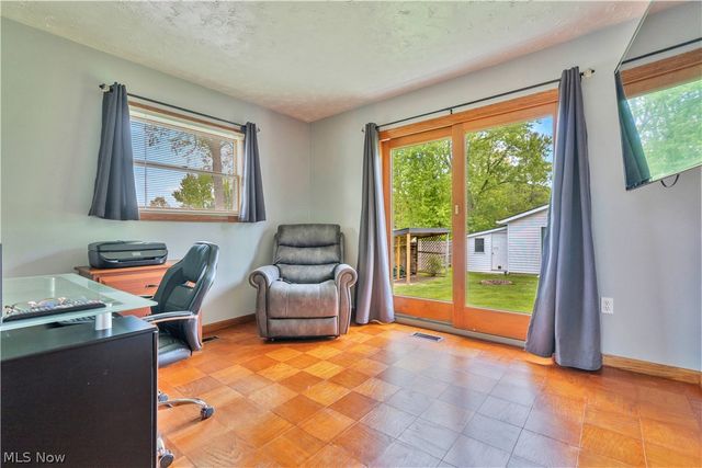10548 Briar Hill Drive, Kirtland, OH 44094