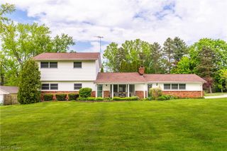 10548 Briar Hill Drive, Kirtland, OH 44094