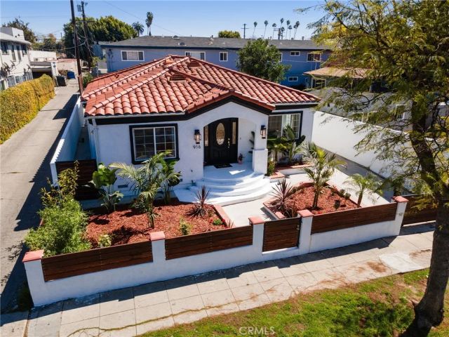 916 N Oxford, Los Angeles, CA 90029