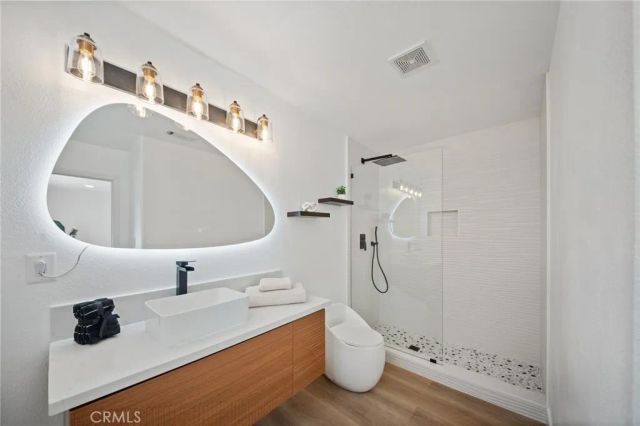 916 N Oxford, Los Angeles, CA 90029