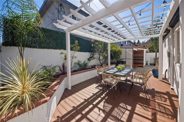 916 N Oxford, Los Angeles, CA 90029