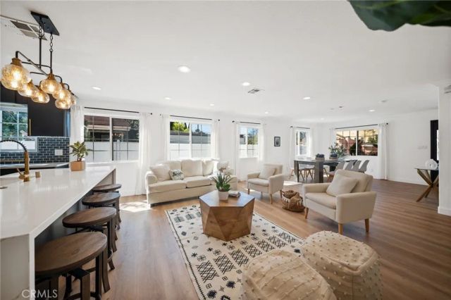 916 N Oxford, Los Angeles, CA 90029