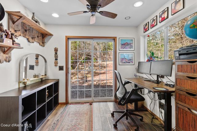 18493 W Holliday Way, Hauser, ID 83854