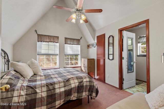 18493 W Holliday Way, Hauser, ID 83854