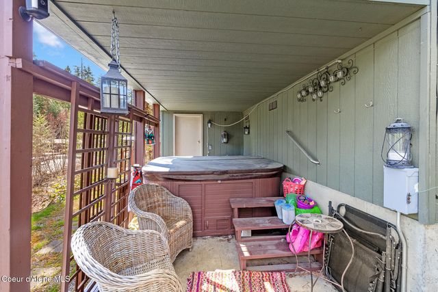 18493 W Holliday Way, Hauser, ID 83854