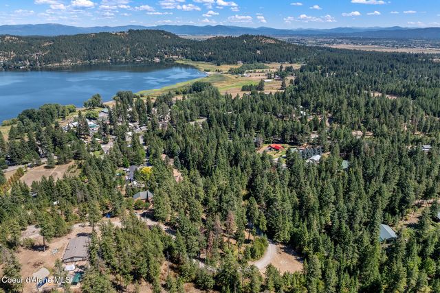 18493 W Holliday Way, Hauser, ID 83854