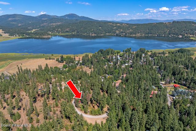 18493 W Holliday Way, Hauser, ID 83854