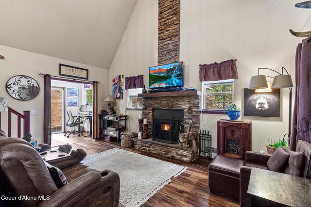 18493 W Holliday Way, Hauser, ID 83854