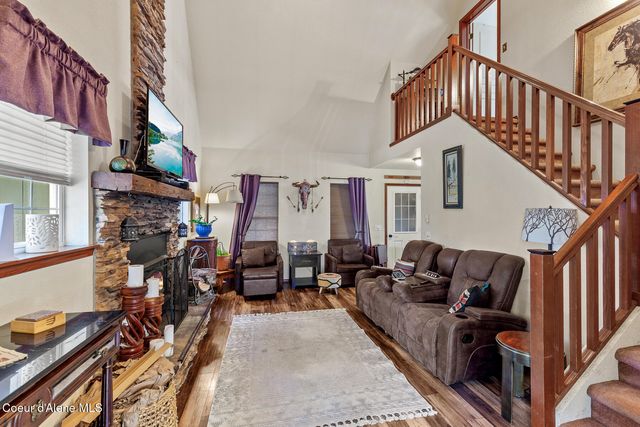 18493 W Holliday Way, Hauser, ID 83854