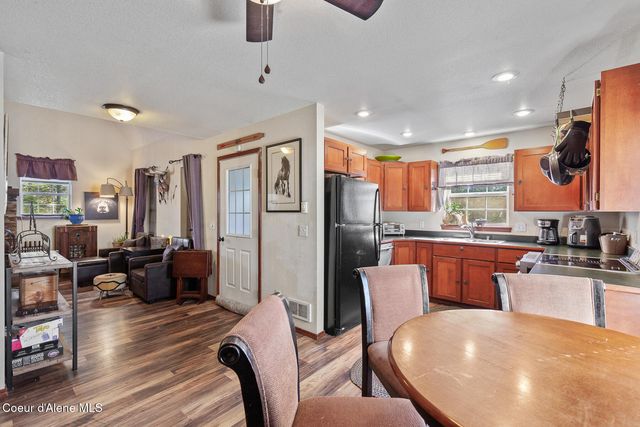 18493 W Holliday Way, Hauser, ID 83854