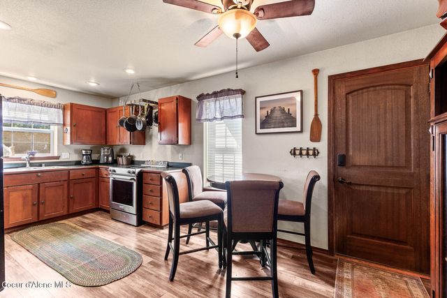 18493 W Holliday Way, Hauser, ID 83854