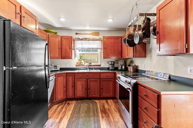 18493 W Holliday Way, Hauser, ID 83854