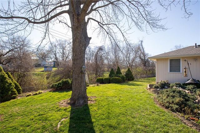 7311 Hedges Avenue, Raytown, MO 64133