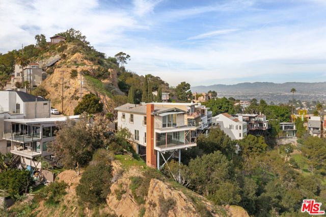 6960 Pacific View Drive, Los Angeles, CA 90068