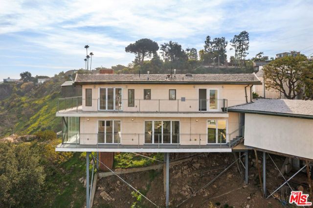 6960 Pacific View Drive, Los Angeles, CA 90068