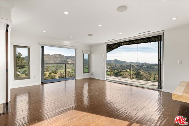 6960 Pacific View Drive, Los Angeles, CA 90068