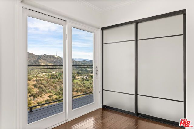 6960 Pacific View Drive, Los Angeles, CA 90068