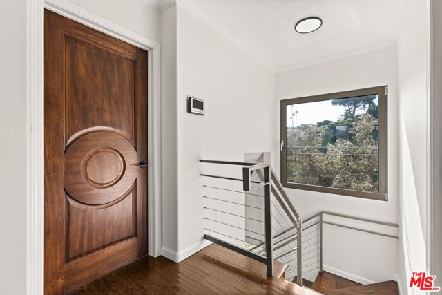 6960 Pacific View Drive, Los Angeles, CA 90068