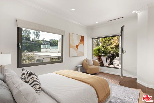 6960 Pacific View Drive, Los Angeles, CA 90068