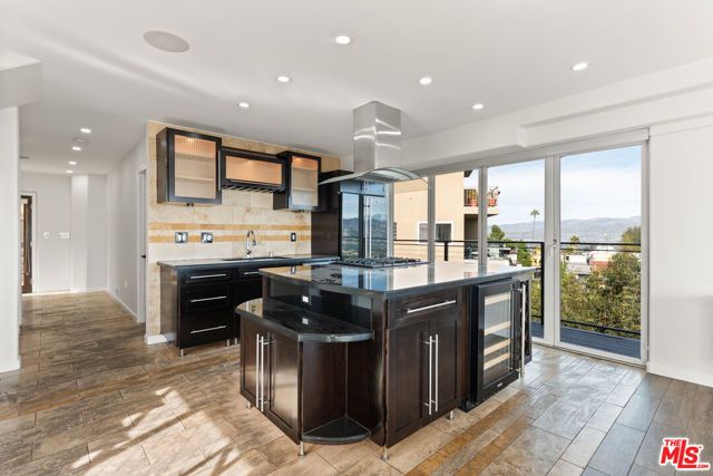 6960 Pacific View Drive, Los Angeles, CA 90068