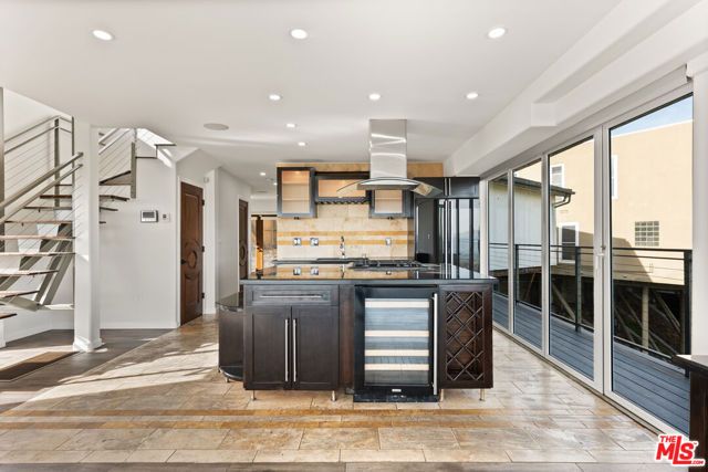 6960 Pacific View Drive, Los Angeles, CA 90068