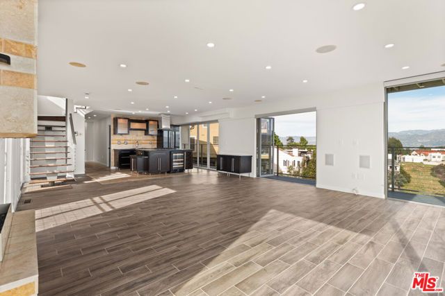 6960 Pacific View Drive, Los Angeles, CA 90068