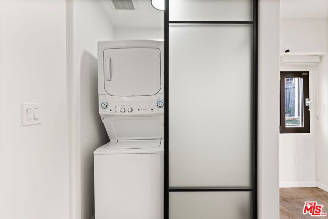 6960 Pacific View Drive, Los Angeles, CA 90068