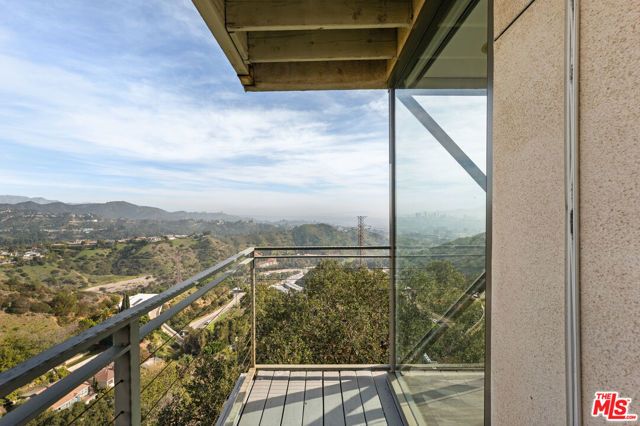 6960 Pacific View Drive, Los Angeles, CA 90068