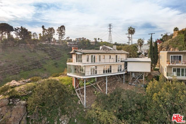 6960 Pacific View Drive, Los Angeles, CA 90068