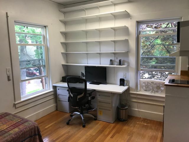 15 Arlington St 2R, Cambridge, MA 02140