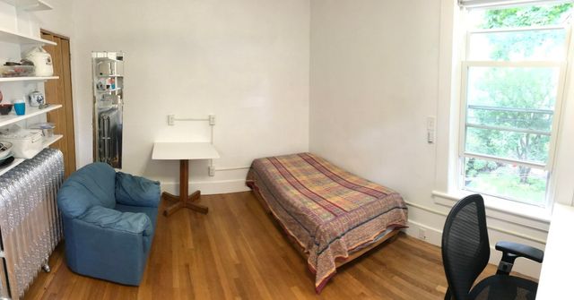 15 Arlington St 2R, Cambridge, MA 02140
