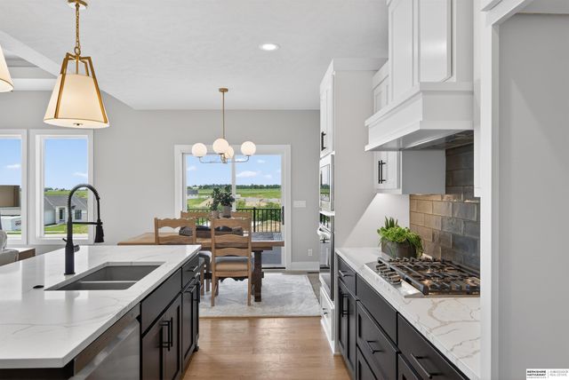 5632 N 213th Street, Elkhorn, NE 68022