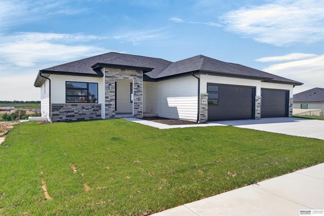 5632 N 213th Street, Elkhorn, NE 68022