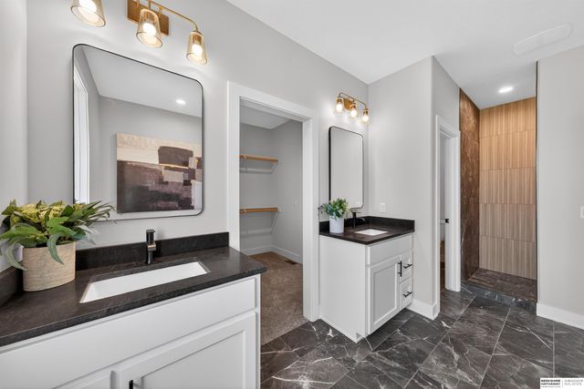 5632 N 213th Street, Elkhorn, NE 68022