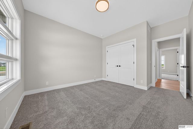 5632 N 213th Street, Elkhorn, NE 68022