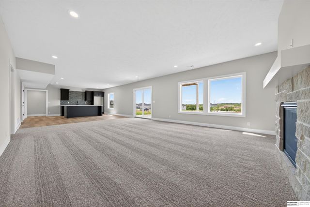 5632 N 213th Street, Elkhorn, NE 68022
