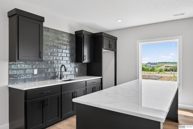 5632 N 213th Street, Elkhorn, NE 68022