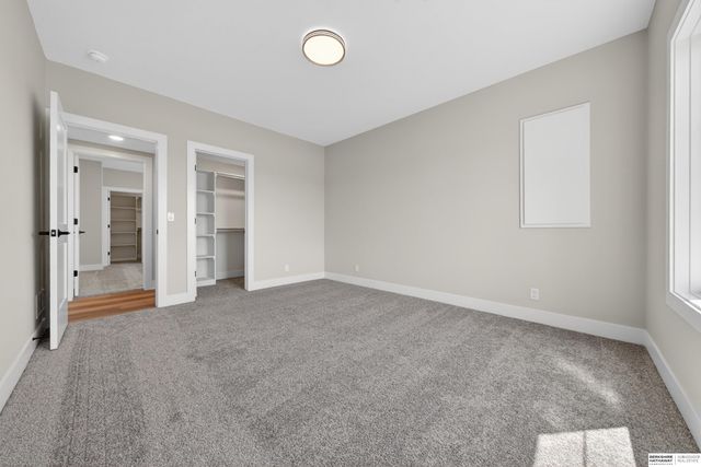 5632 N 213th Street, Elkhorn, NE 68022