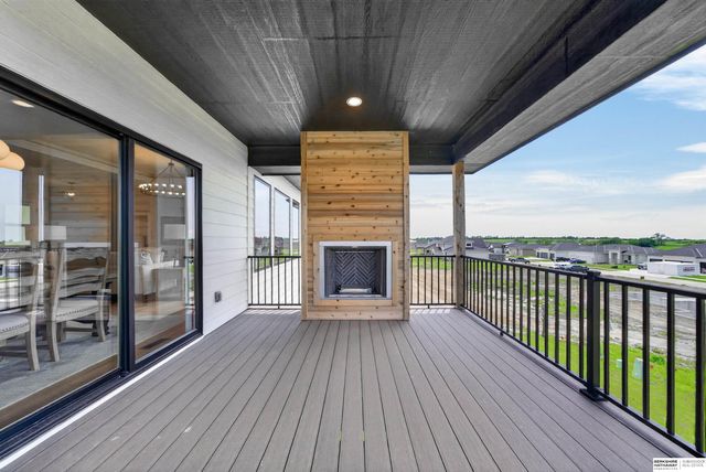5632 N 213th Street, Elkhorn, NE 68022