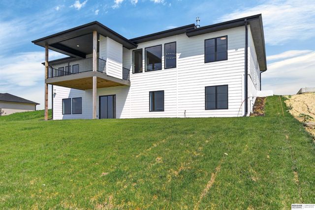5632 N 213th Street, Elkhorn, NE 68022