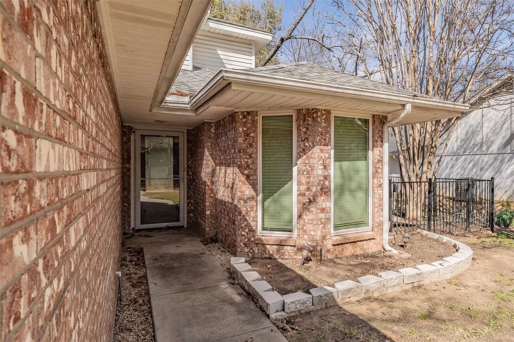 4218 Mojave Drive, De Cordova, TX 76049
