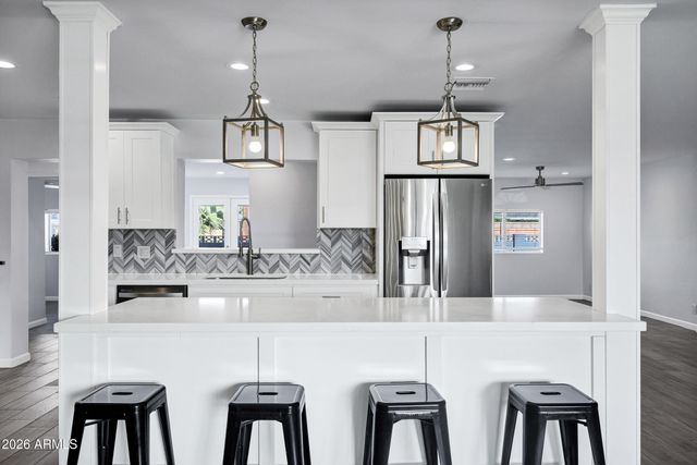 3046 E GLENROSA Avenue, Phoenix, AZ 85016