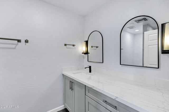 3046 E GLENROSA Avenue, Phoenix, AZ 85016