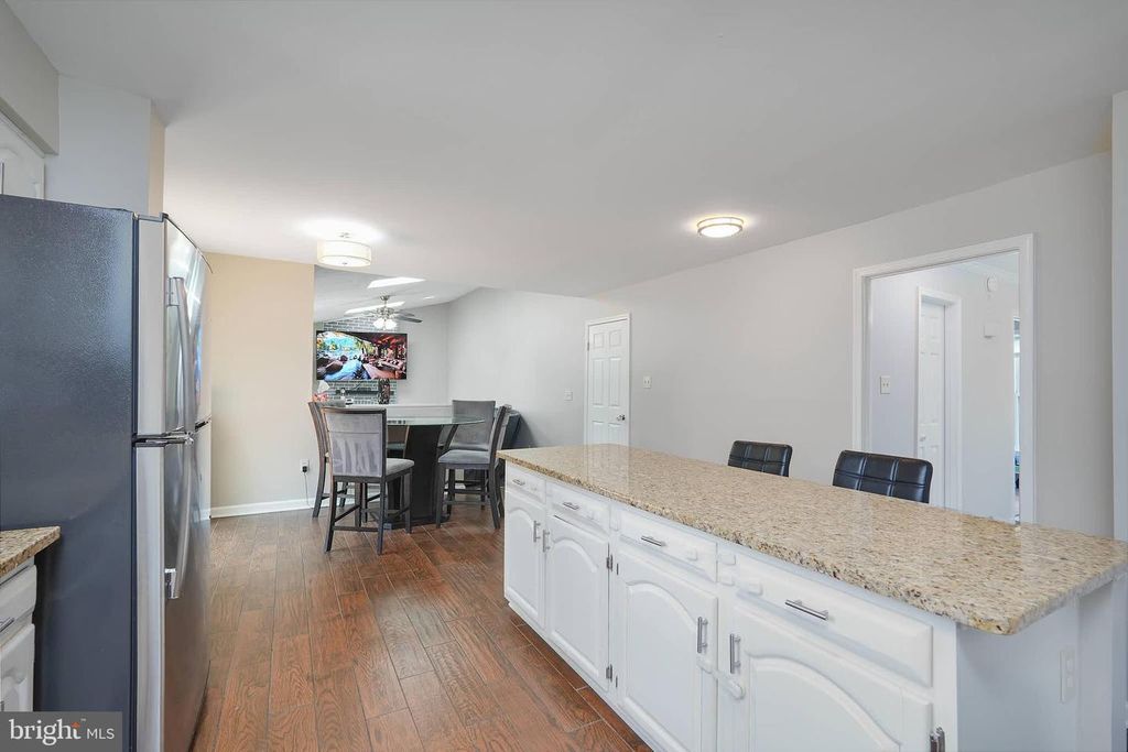 Image 12 of property listing at 14716 PEACHWOOD DR, Silver Spring, MD 20905
