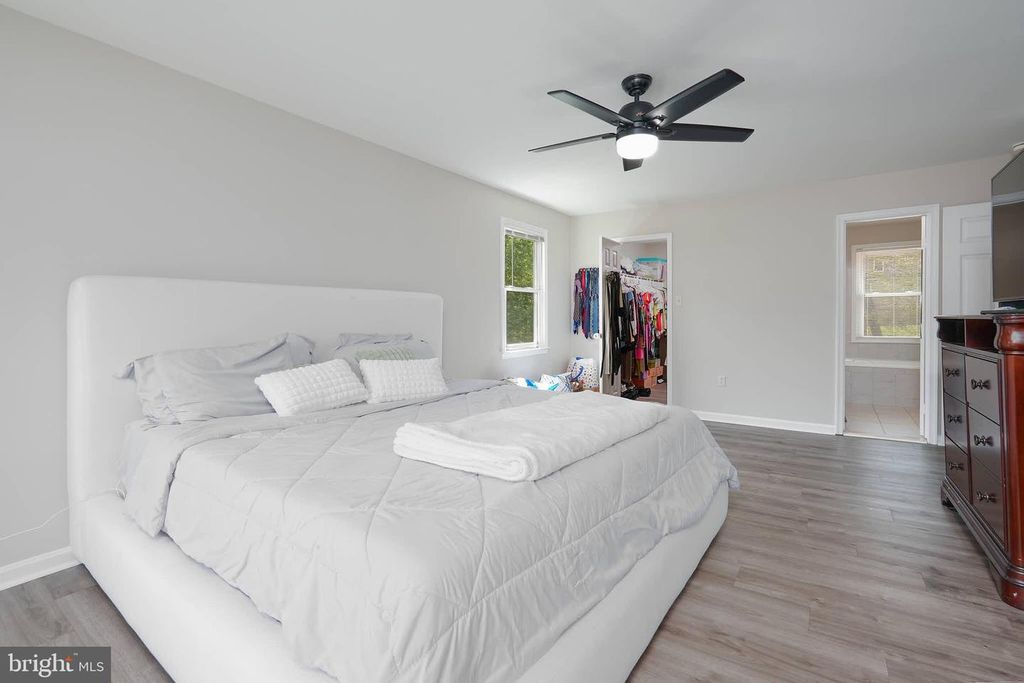 Image 19 of property listing at 14716 PEACHWOOD DR, Silver Spring, MD 20905