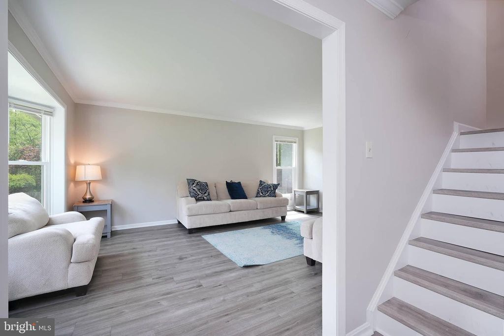 Image 3 of property listing at 14716 PEACHWOOD DR, Silver Spring, MD 20905